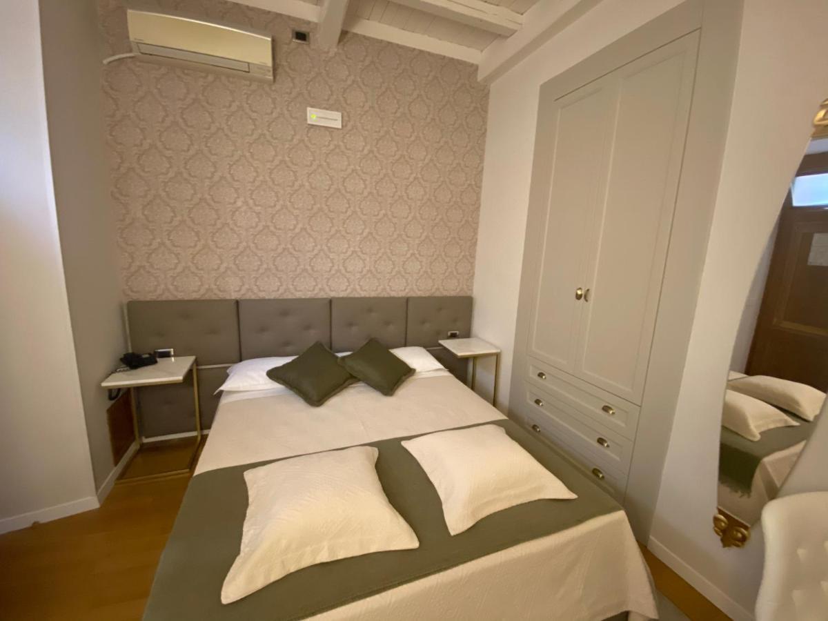 Condotti Rooms Rzym Zewnętrze zdjęcie