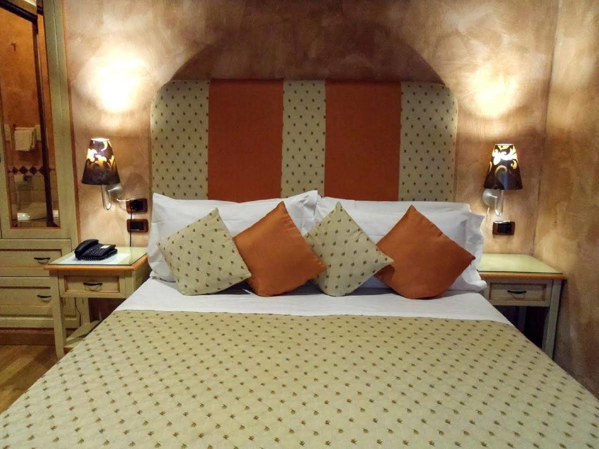 Condotti Rooms Rzym Zewnętrze zdjęcie