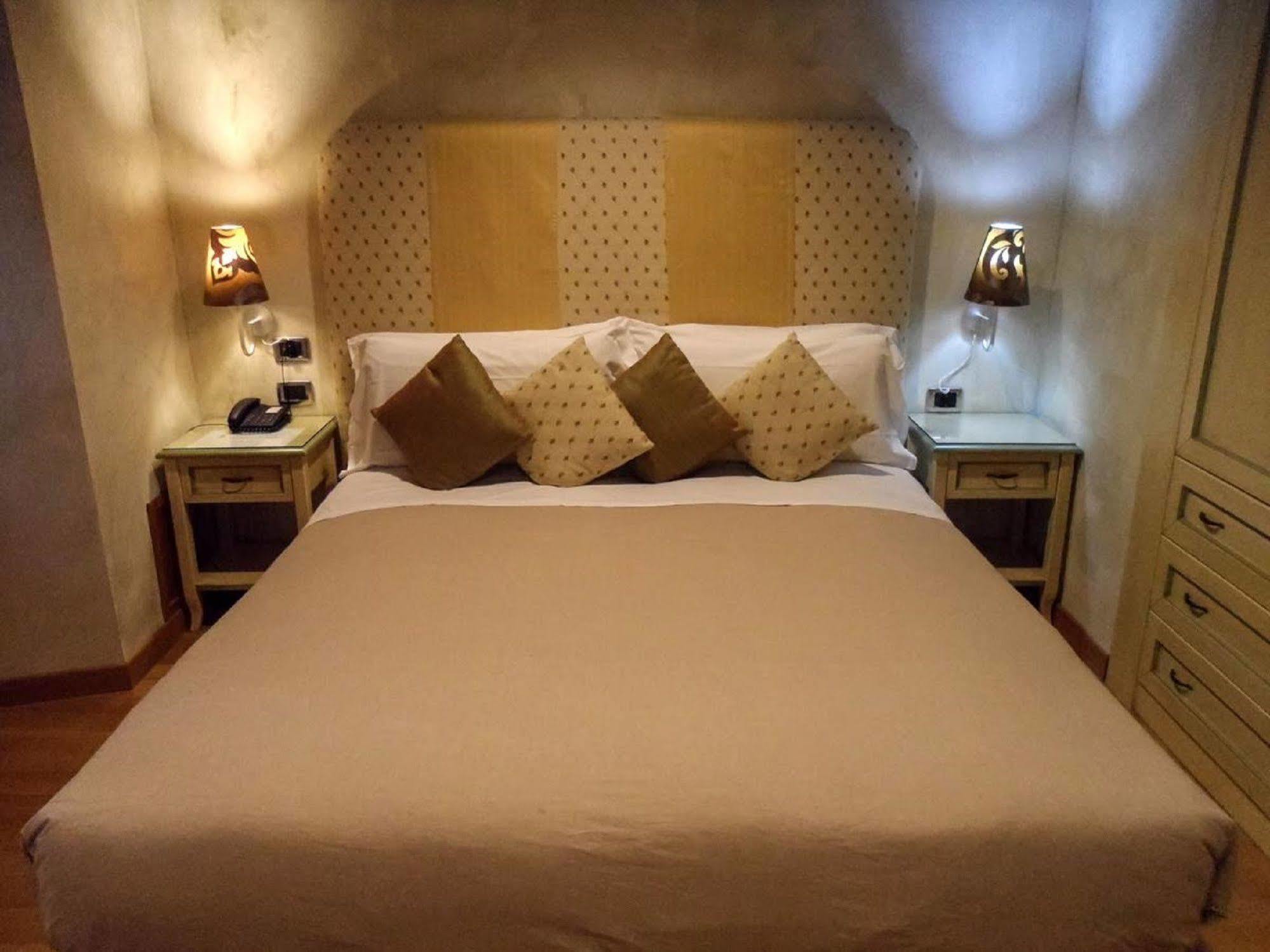 Condotti Rooms Rzym Zewnętrze zdjęcie