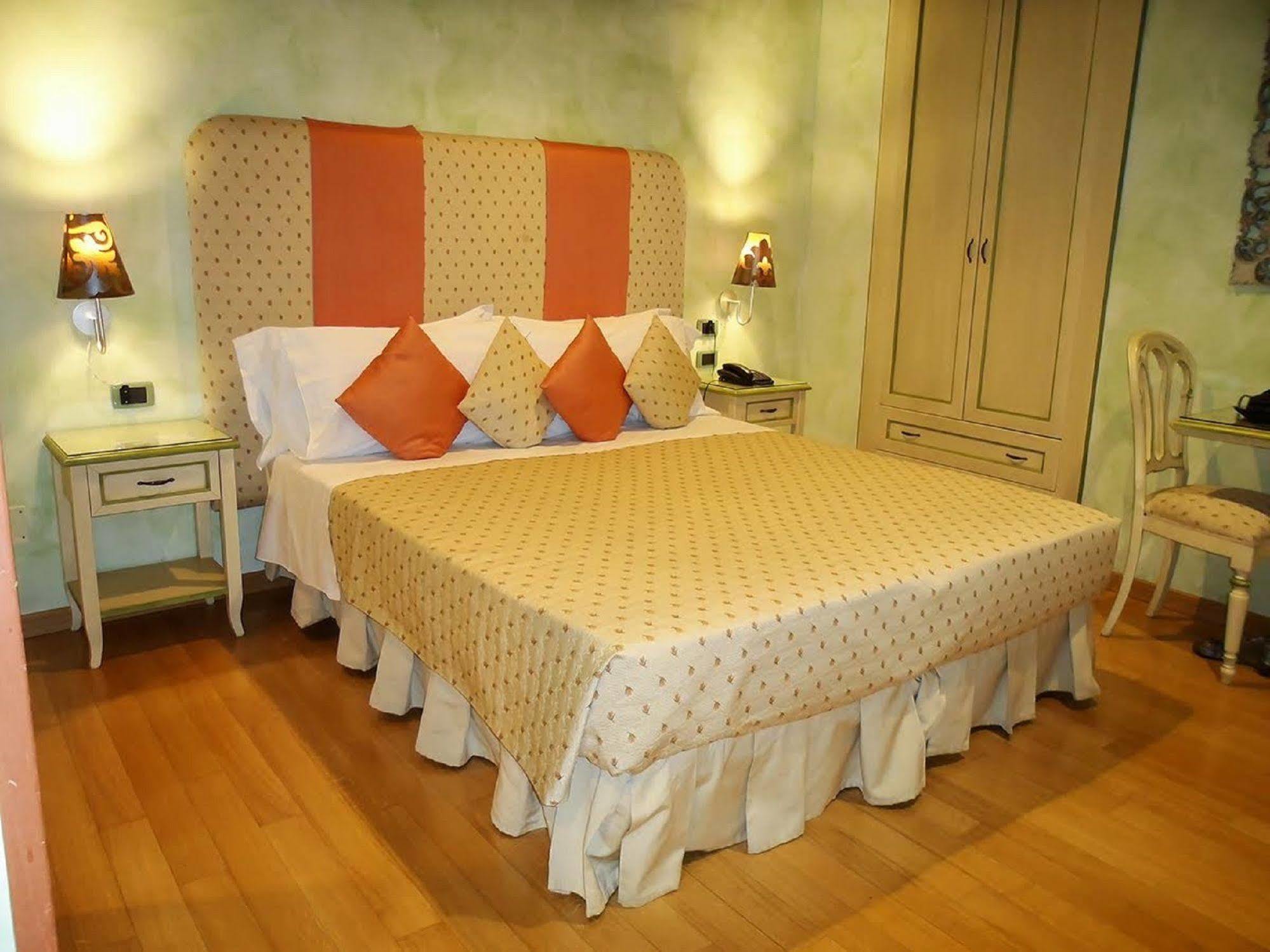 Condotti Rooms Rzym Zewnętrze zdjęcie