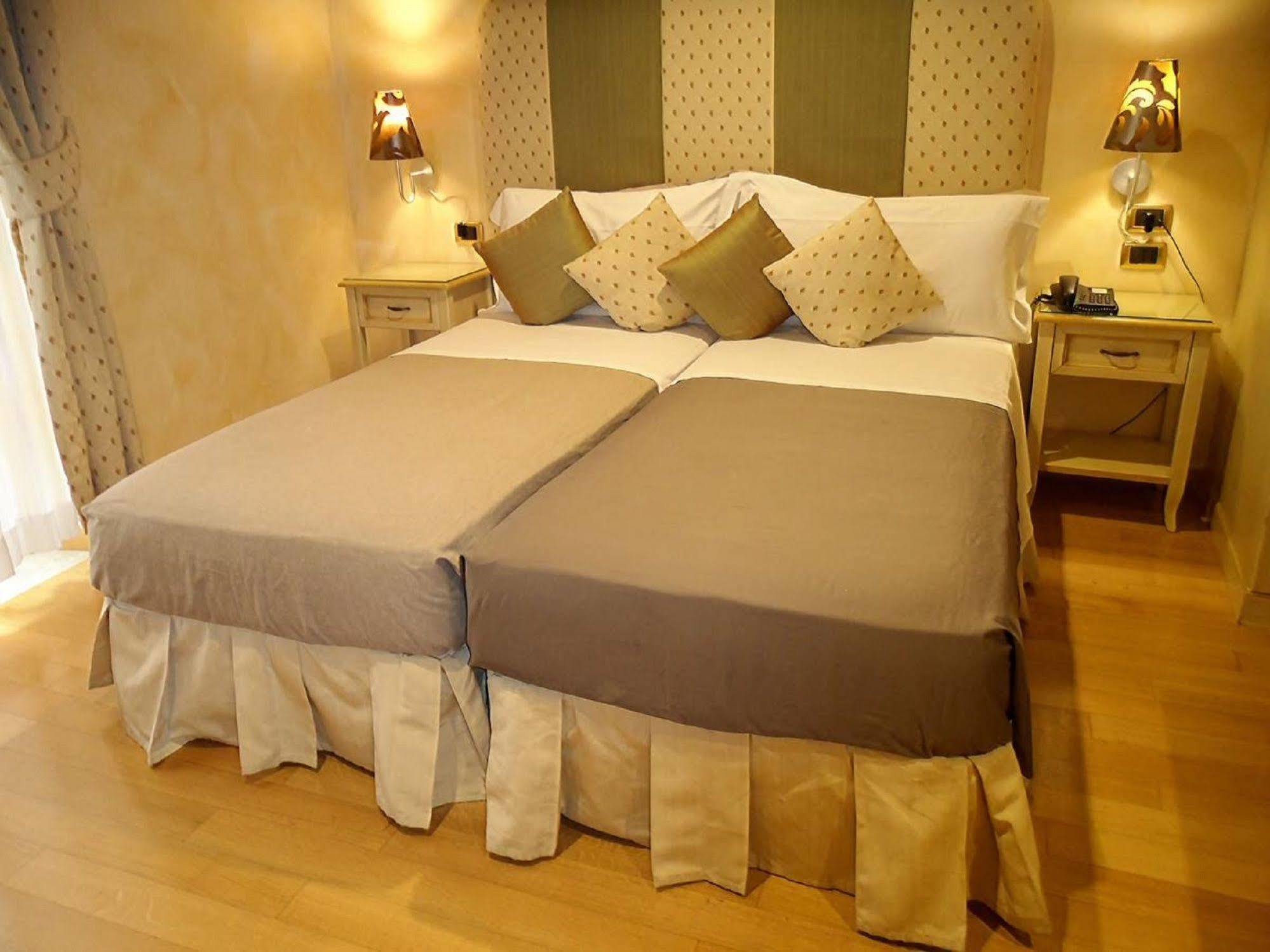 Condotti Rooms Rzym Zewnętrze zdjęcie